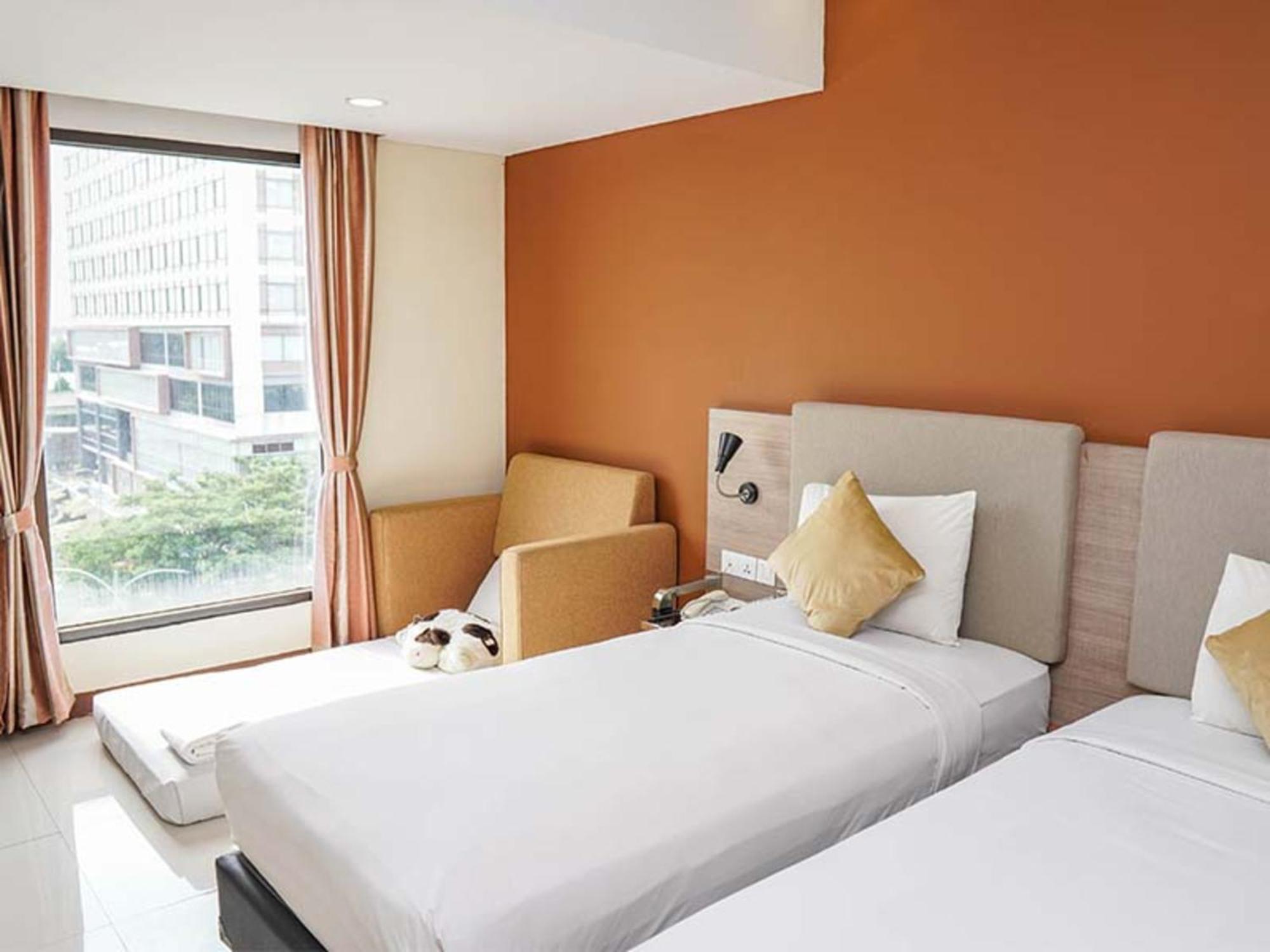 Verse Hotel Cirebon Exteriör bild